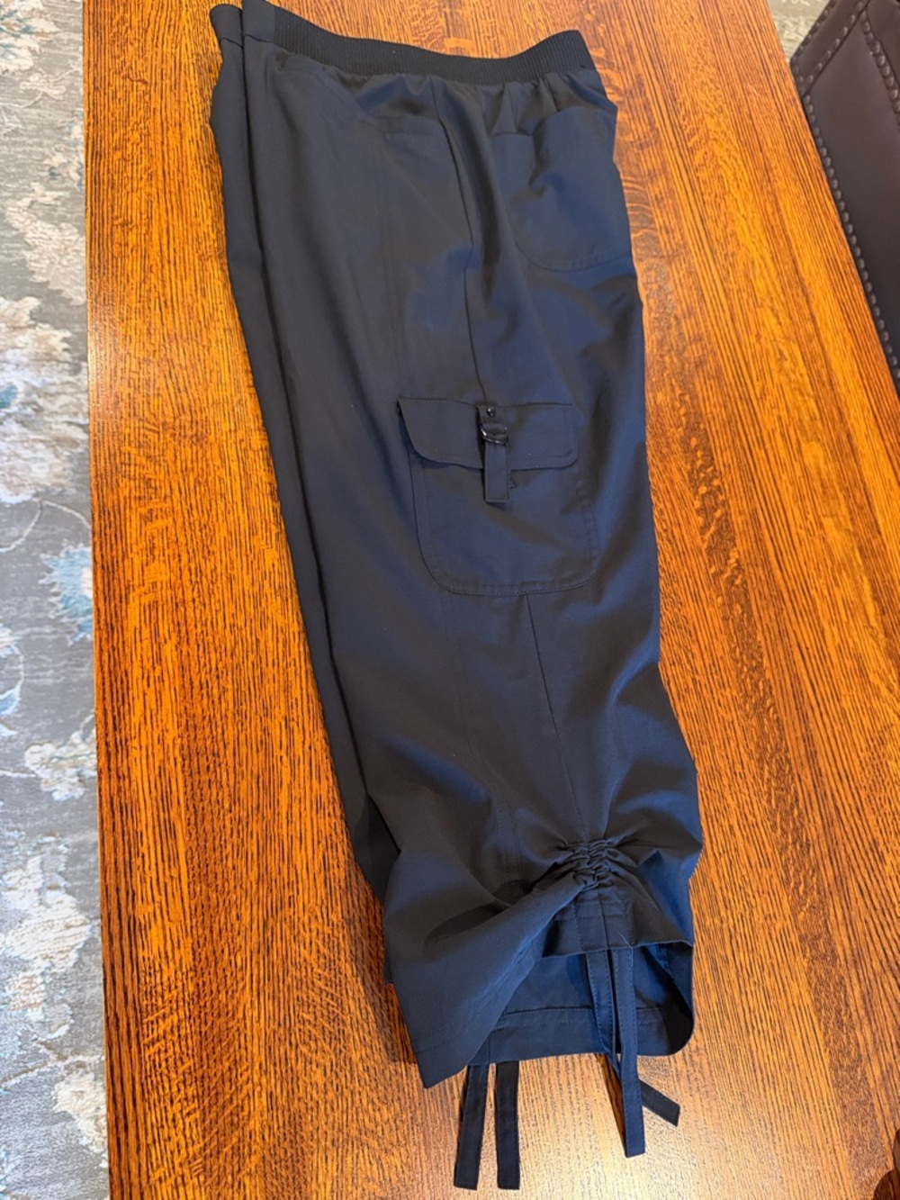 Zenergy by Chico’s Black Capris Size Sz 0 (4/6-S)
